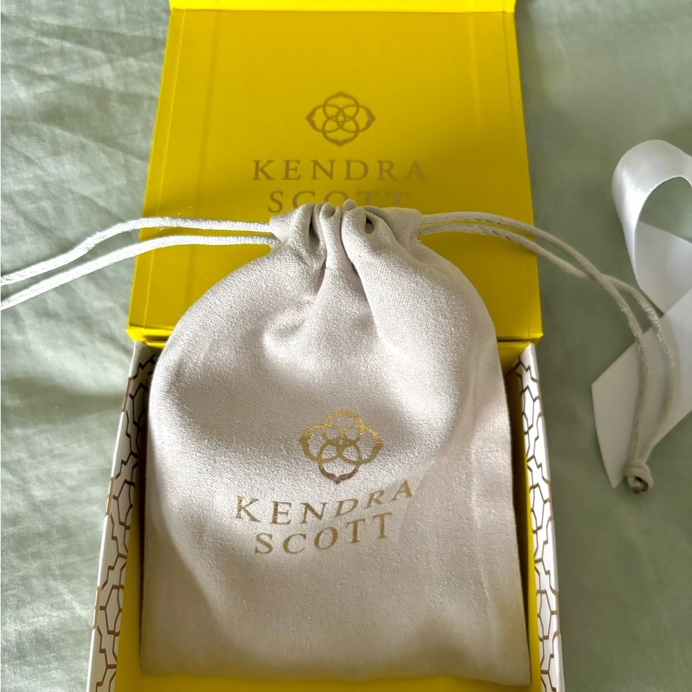 NWT Kendra Scott Lillia Butterfly Dichroic Glass Gold Stud Earrings - Picture 7 of 9